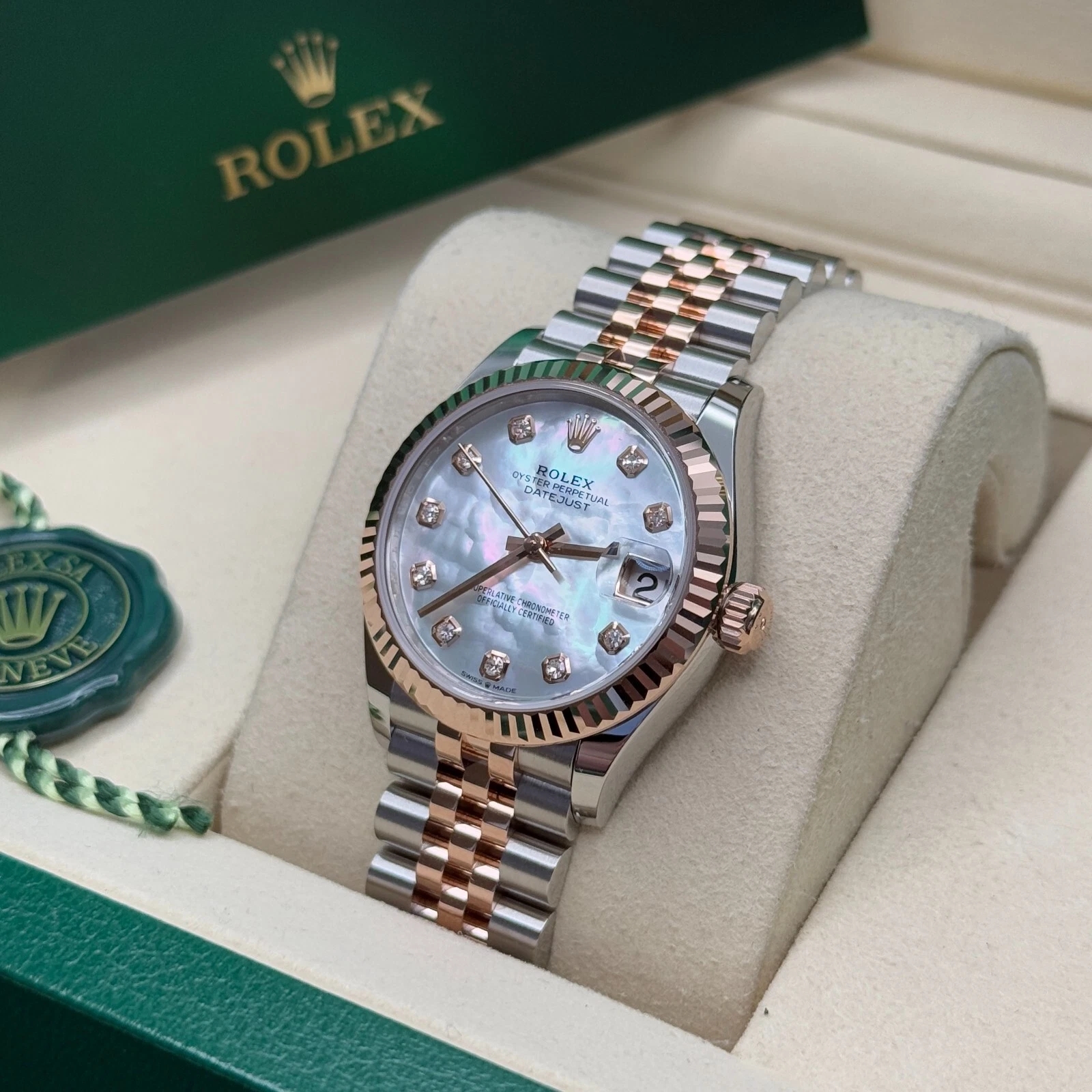 Rolex Lady-Datejust 28mm 279171 White Mother Of Pearl Diamond Oyster Stainless Steel and Rose Gold - Image 5