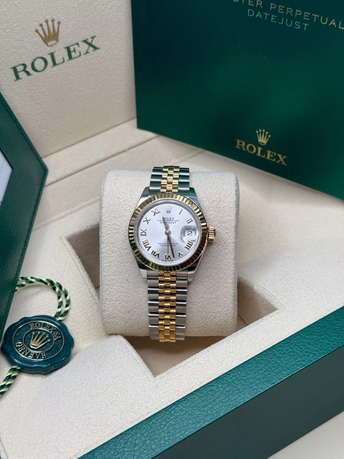 Rolex Lady-Datejust 28mm 279173 Silver Roman Dial Oyster Bracelet - Image 9