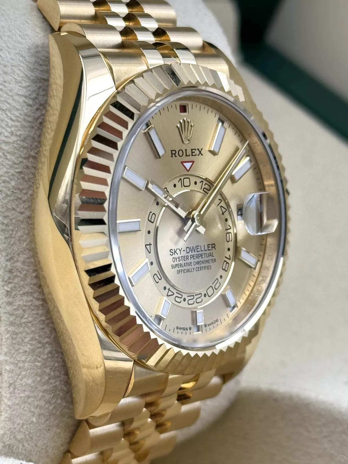 Rolex Sky-Dweller 42mm 336938-0004 Yellow Gold Champagne Dial Jubilee - Image 3