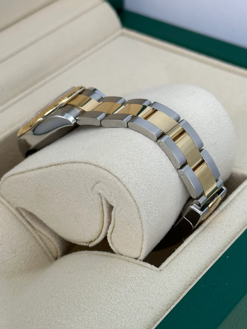 Rolex Lady-Datejust 28mm 279173 White Roman Dial Oyster Bracele - Image 5