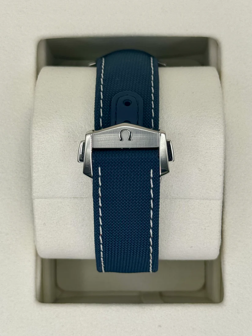 Omega Speedmaster '57 42mm Snoppy Anniversary Series 310.32.42.50.02.001 SILVER Snoopy AWARD MEN WATCH - Image 11