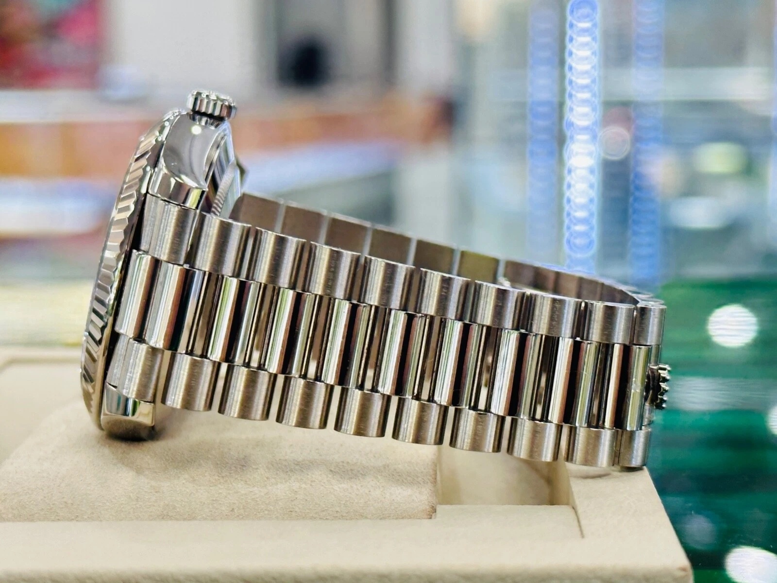 Rolex Day-Date 40mm 228236-0003 Black Dial - Image 5