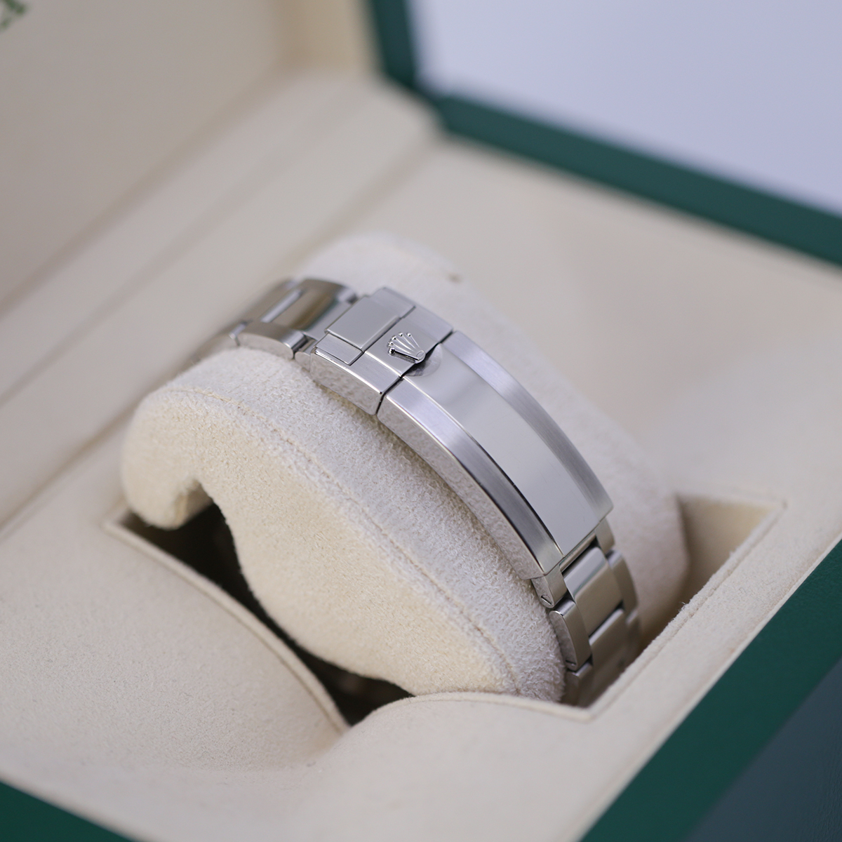 Rolex Submariner 40mm 116610LN Oyster Perpetual Date Aftermarket Dial, Diamond Bezel and Lugs Watch - Image 5