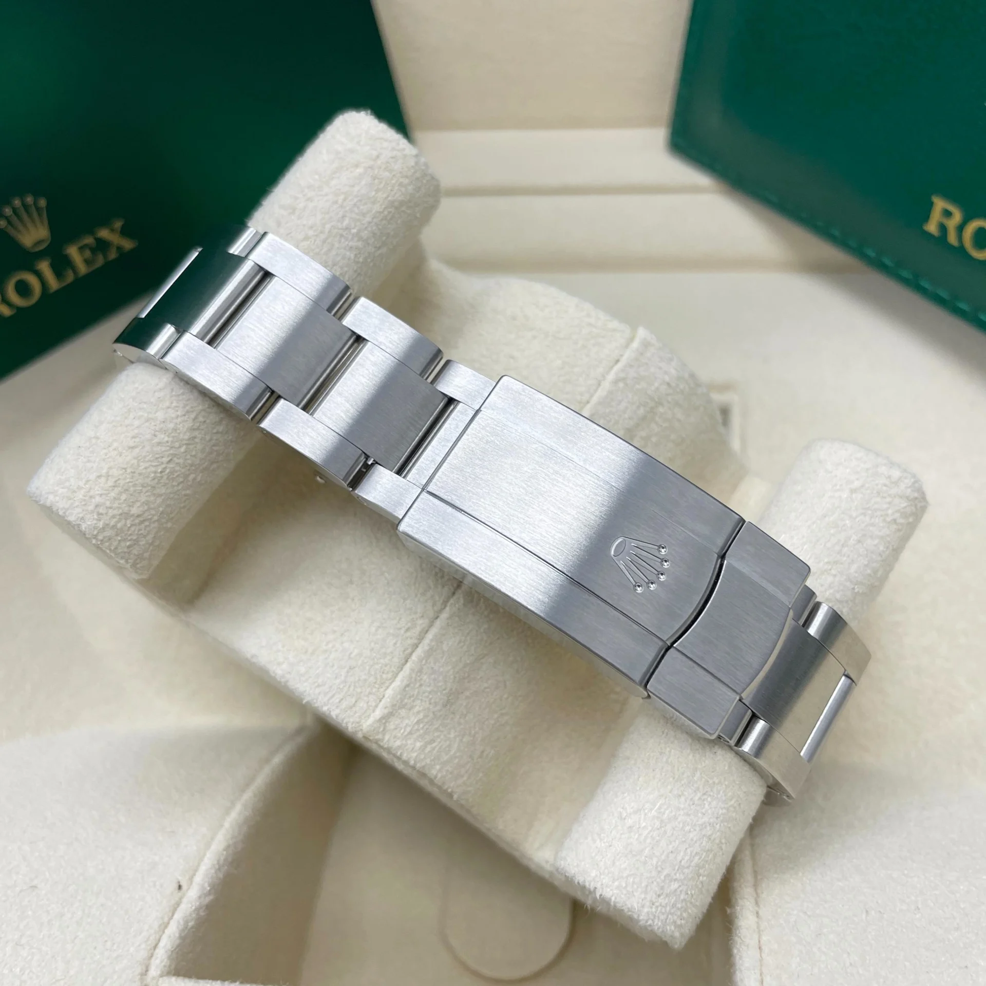 Rolex Oyster Perpetual 36mm 126000-0005 Green Dial Oyster Stainless Steel Bracelet - Image 7