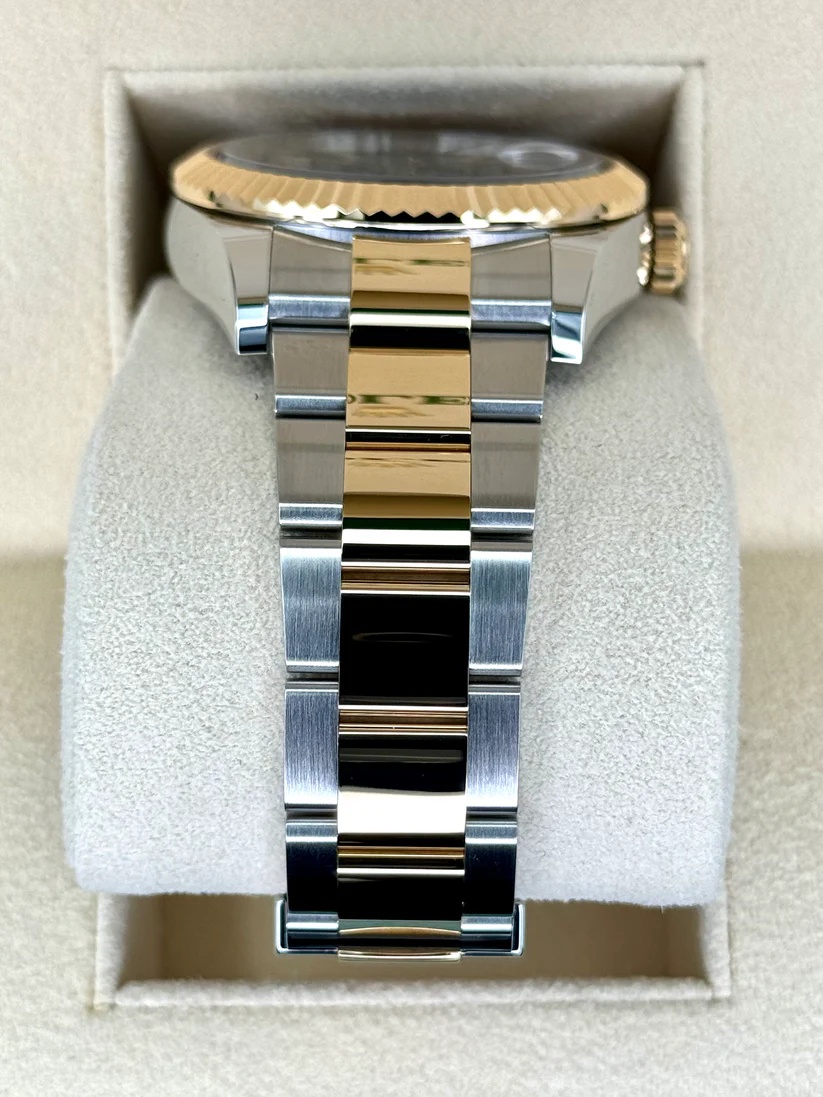 Rolex Sky-Dweller 42mm 336933-0003 Two-Tone Yellow Gold Black Dial Jubilee - Image 5