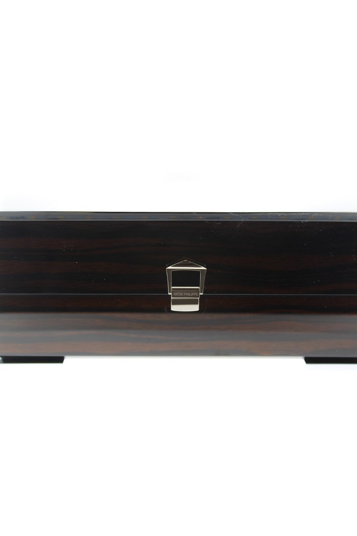 Patek Philippe Aquanaut Blue Dial 18K White Gold Men's Watch 5168G-001 - Image 4