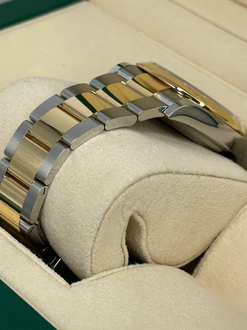 Rolex Datejust 36mm 126203 White Dial Domed Bezel Jubilee Bracelet - Image 6