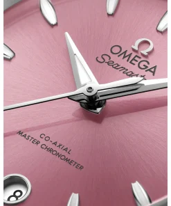 Alternative view of Omega Seamaster Aqua Terra Shades 34 mm Shell pink Dial Stainless Steel Bracelet 220.10.34.20.10.003