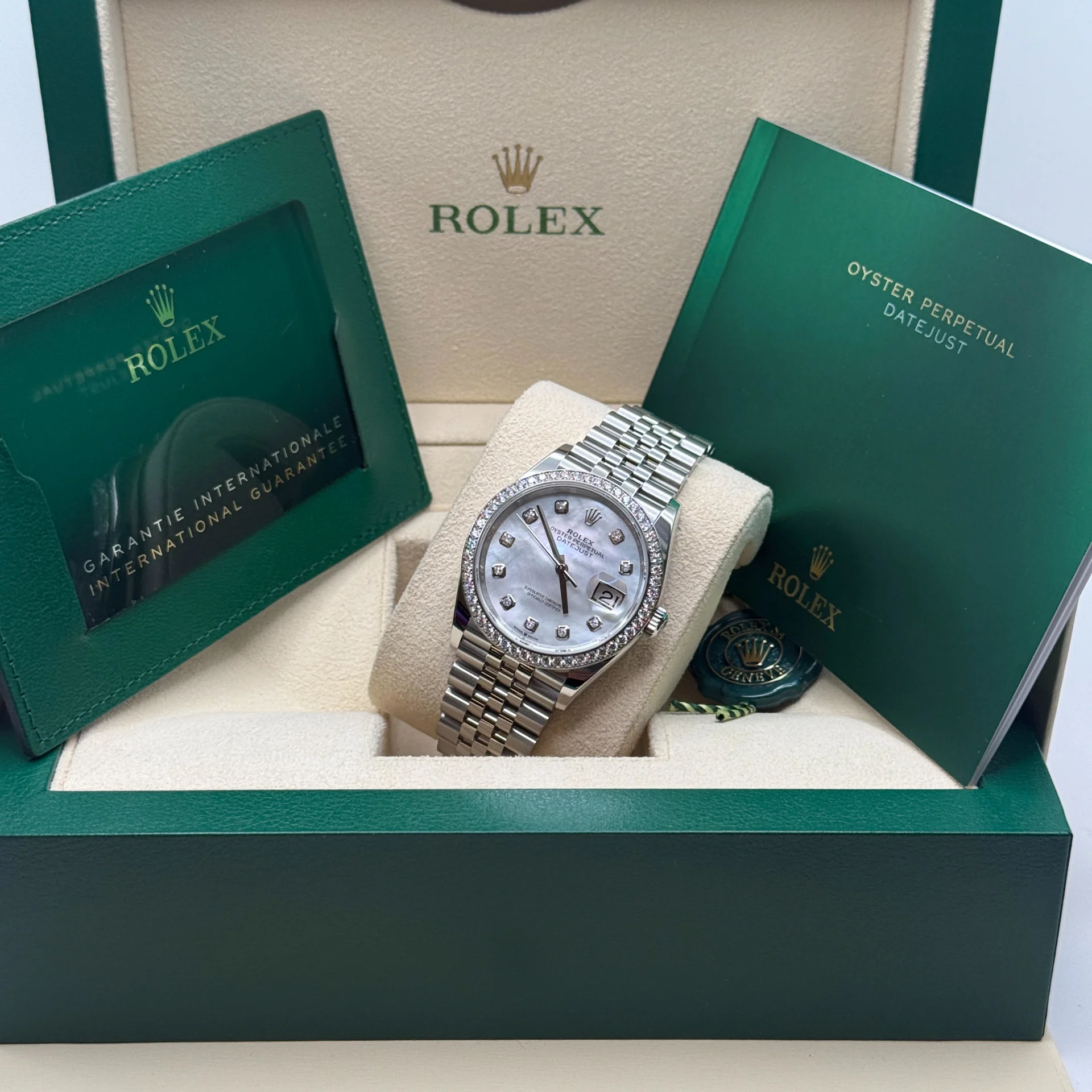 Rolex Datejust 36mm 126284 Mother-of-Pearl Dial Oyster Bracelet - Image 14