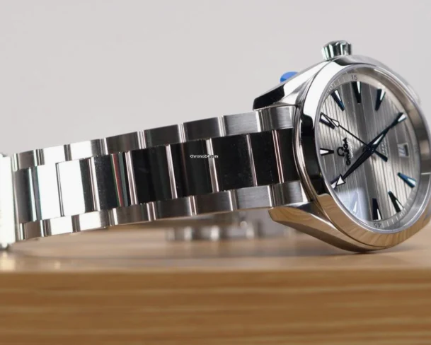 OMEGA Seamaster Aqua Terra 41mm Grey Dial Stainless Steel Bracelet 220.10.41.21.06.001 - Image 4