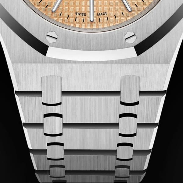 Audemars Piguet Royal Oak Jumbo Extra-Thin 39mm 15202BC.OO.1240BC.01 - Image 2