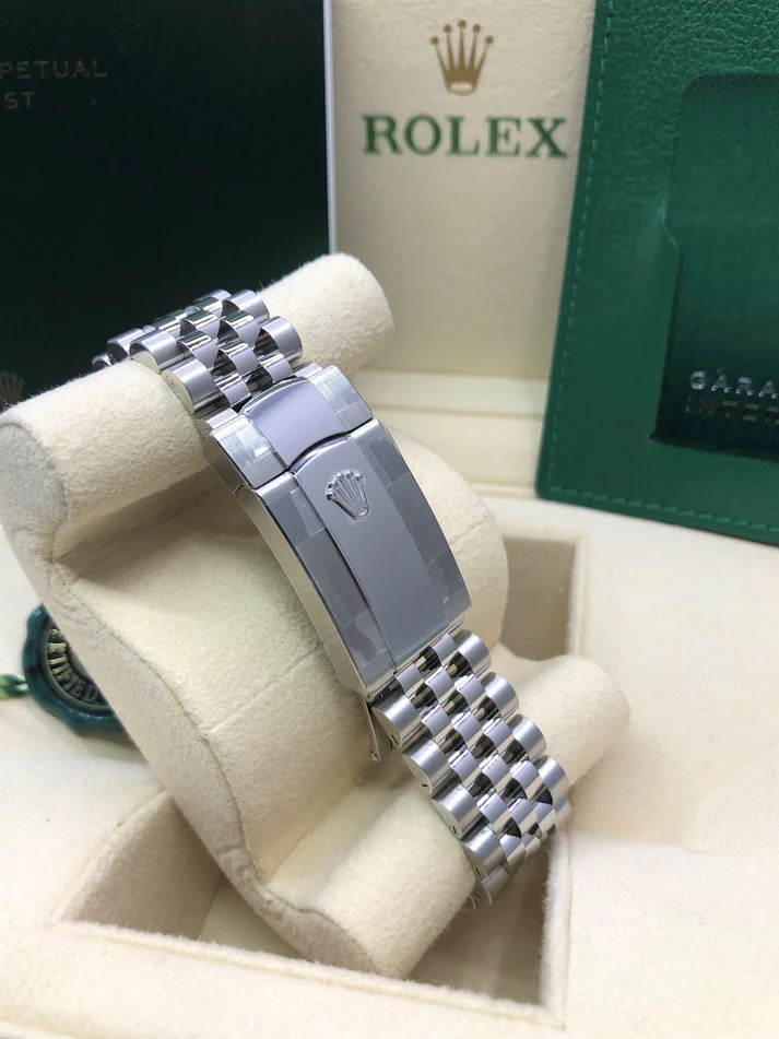 Rolex Datejust 36mm 126200 Green Dial Watch - Image 8