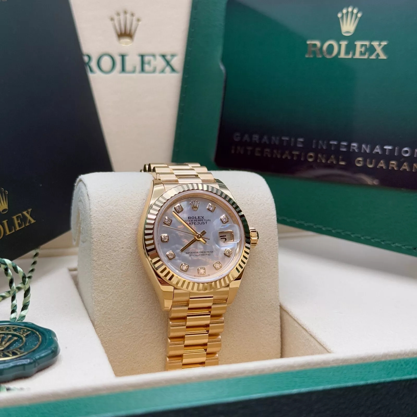 Rolex Lady-Datejust 28mm 279178 Mother-of-Pearl Diamonds Dial - Image 4