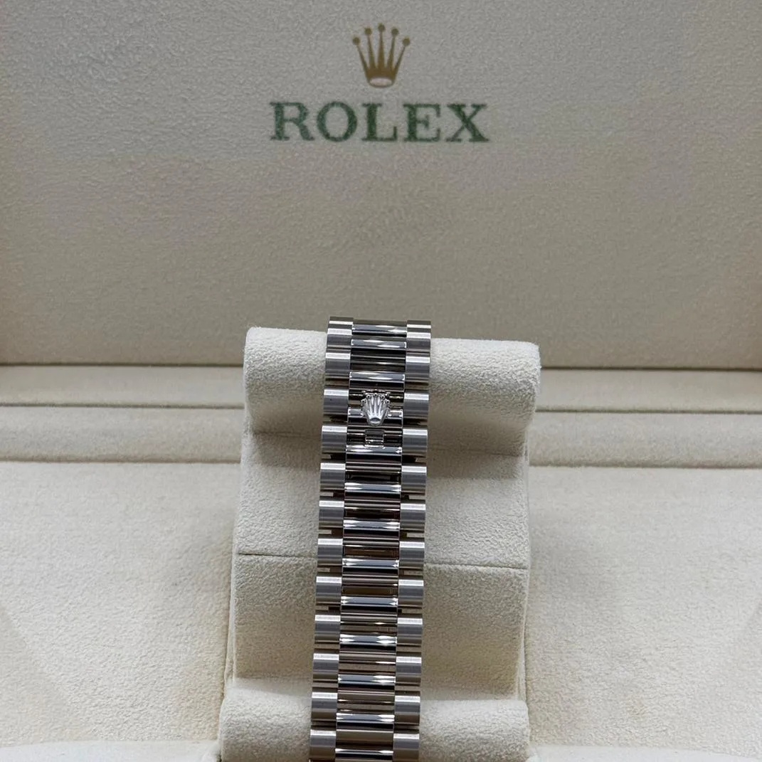 Rolex Day-Date 40mm 228349RBR-0002 Bright Black Dial President Bracelet - Image 8