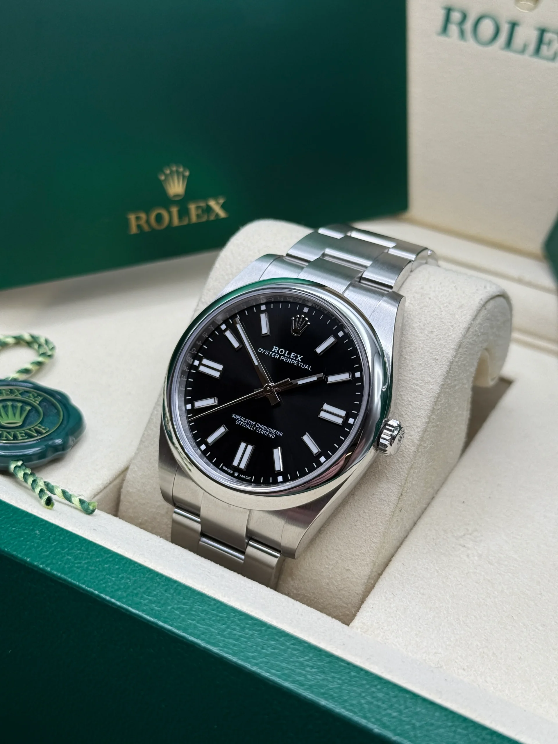 Rolex Oyster-Perpetual 41mm 124300-0002 Stainless Steel Black Index Dial Watch - Image 3