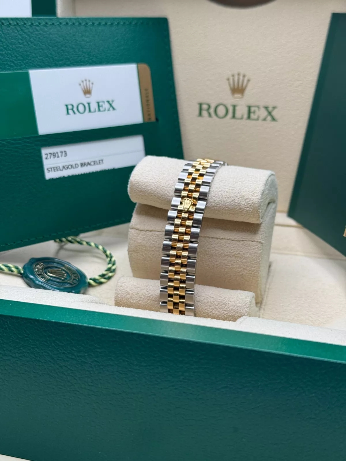 Rolex Lady-Datejust 28mm 279173 Silver Roman Dial Oyster Bracelet - Image 7