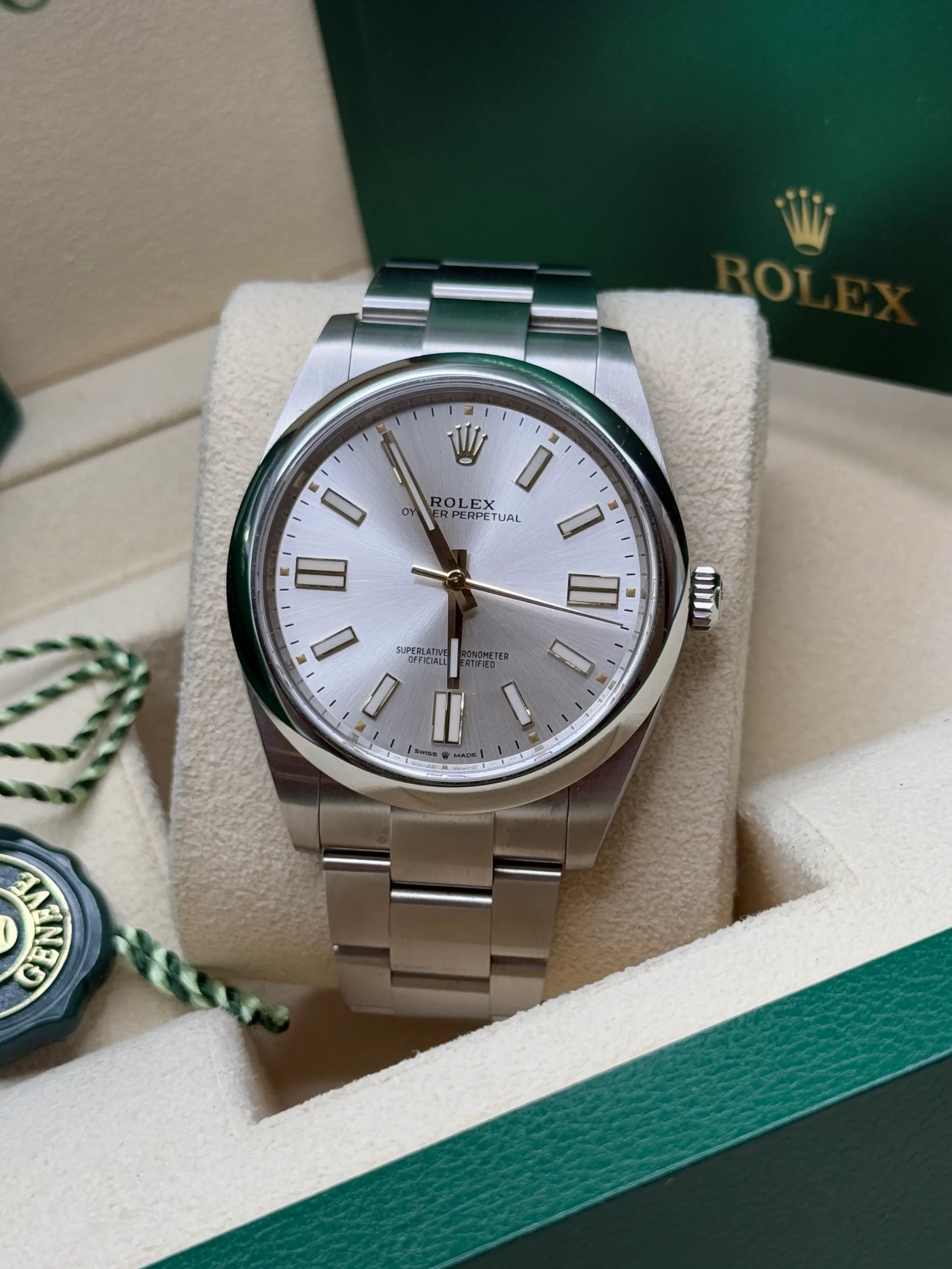 Rolex Oyster Perpetual 36mm 126000-0001 Silver Dial Oyster Bracelet - Image 9