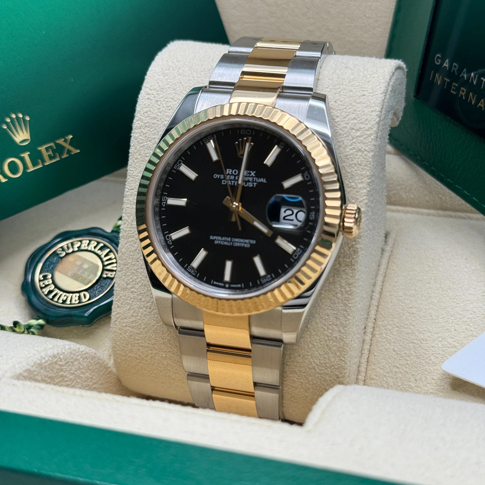 Rolex Datejust 41mm Two-Tone Yellow Gold Fluted Bezel Black Index Dial Jubilee - 126333 - Image 5