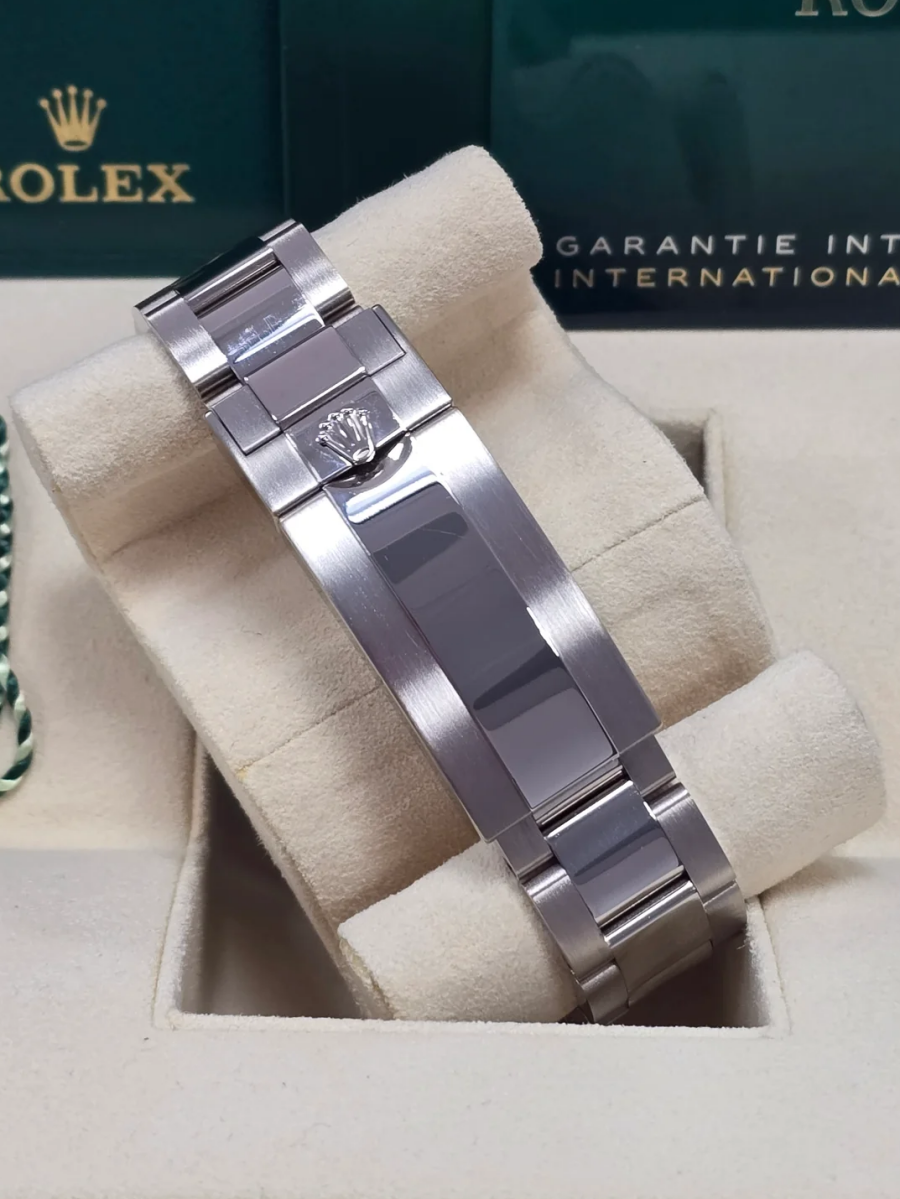 Rolex Submariner 41mm 126619LB - Image 9