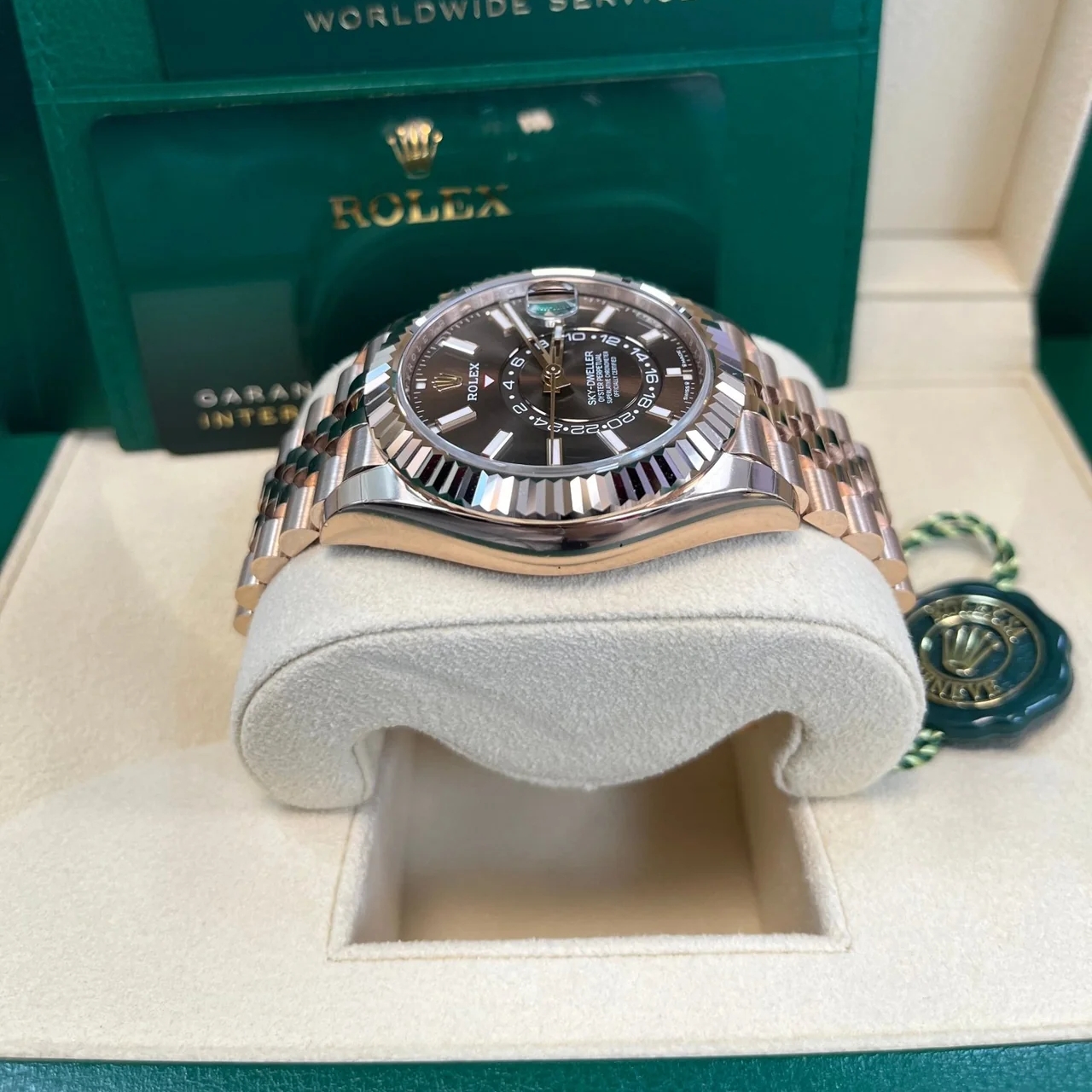 Rolex Sky-Dweller 42mm 336935-0006 Rose Gold Chocolate Dial Jubilee - Image 6
