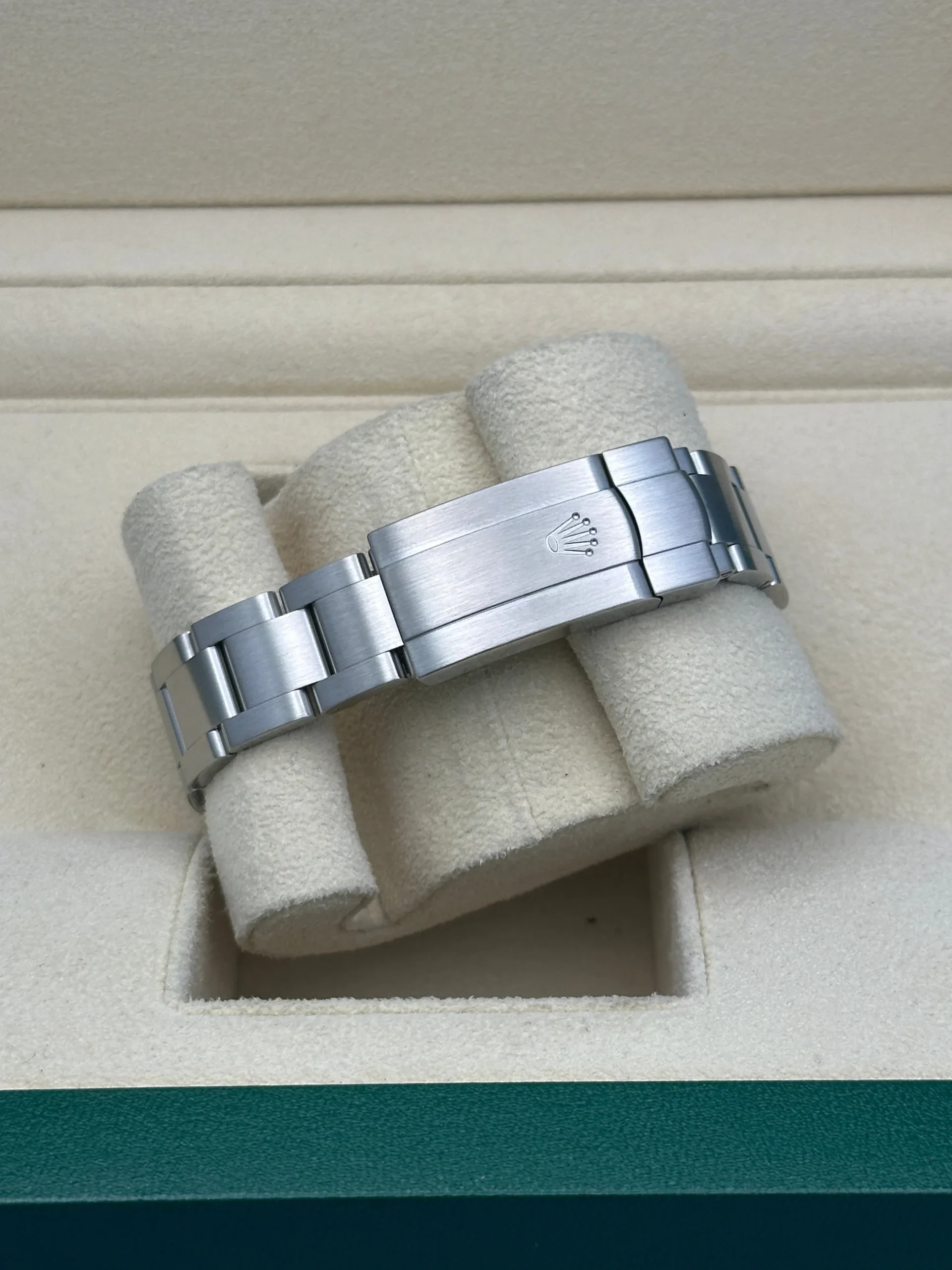 Rolex Oyster Perpetual 34mm 124200-0001 Silver Dial Oyster Stainless Steel Bracelet - Image 5