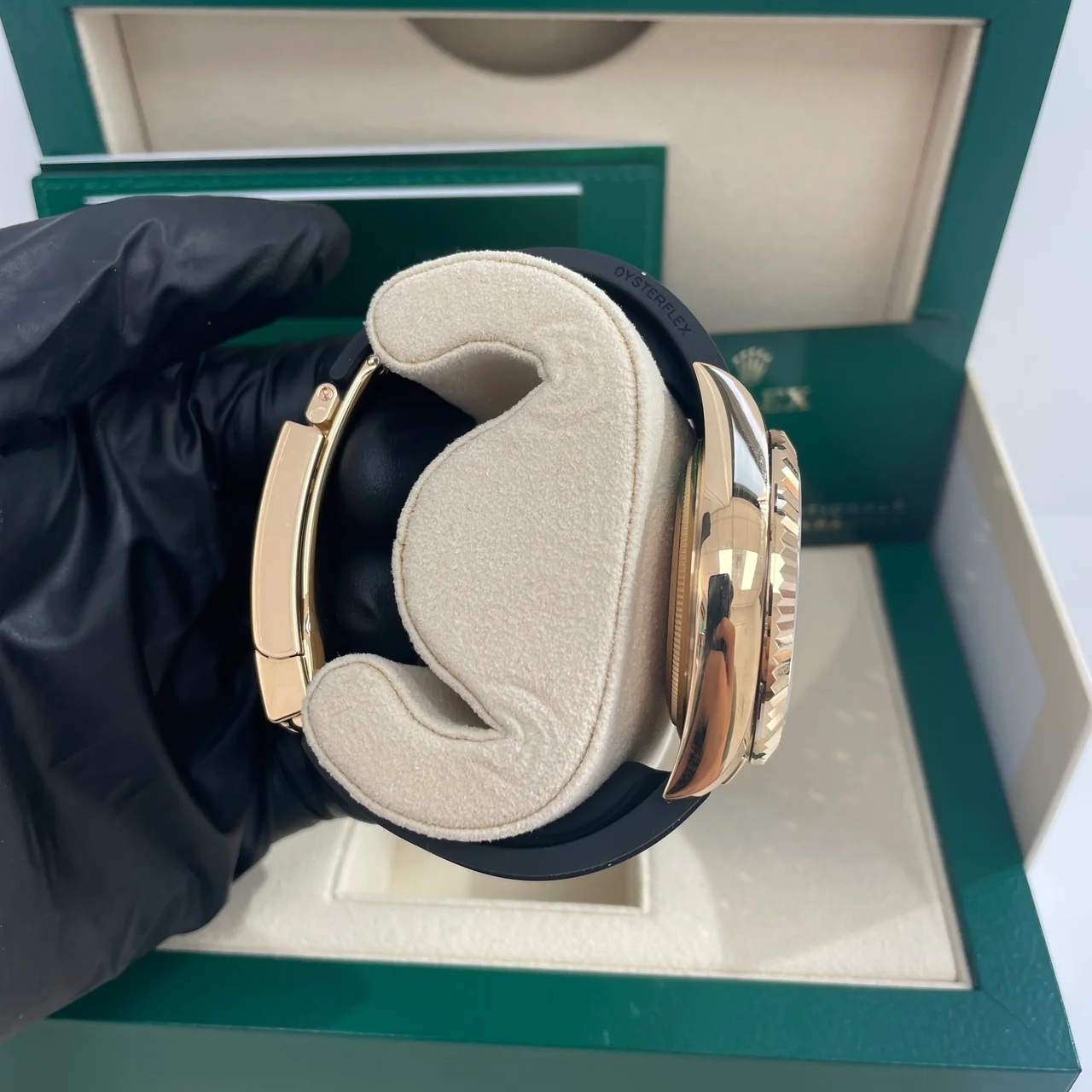 Rolex Sky-Dweller 42mm 336238-0003 Yellow Gold White Dial Oysterflex - Image 4