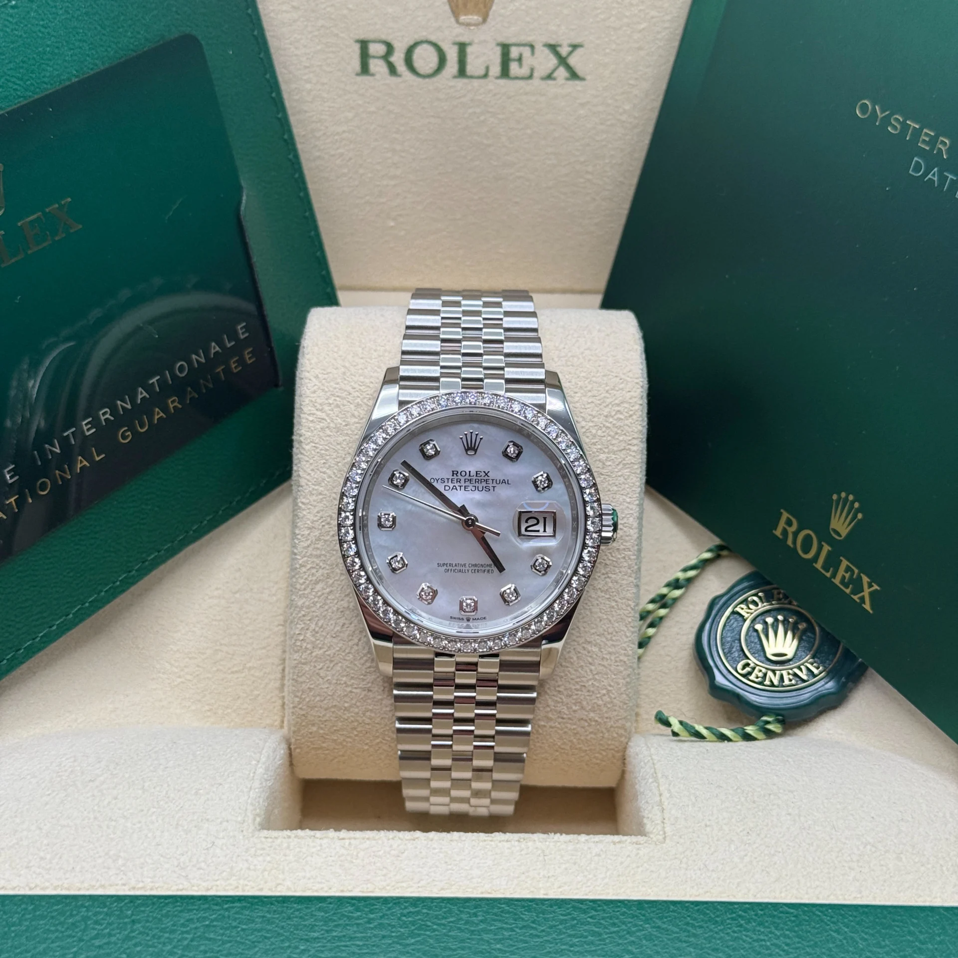 Rolex Datejust 36mm 126284 Mother-of-Pearl Dial Oyster Bracelet - Image 9