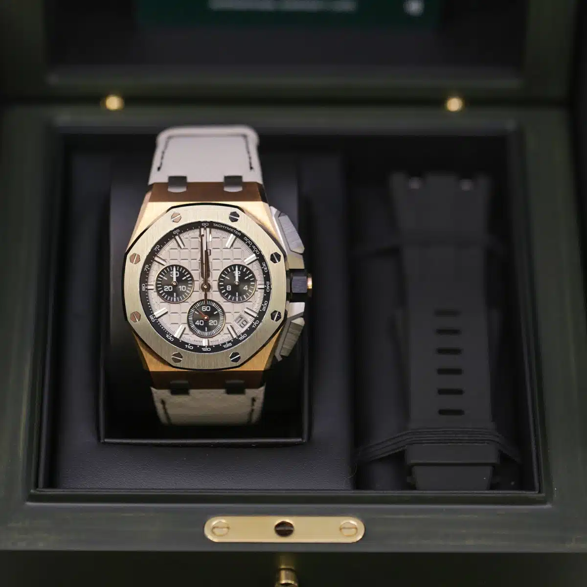 Audemars Piguet Royal Oak Offshore Chronograph 43mm 26420OI.OO.A015VE.01 - Image 2