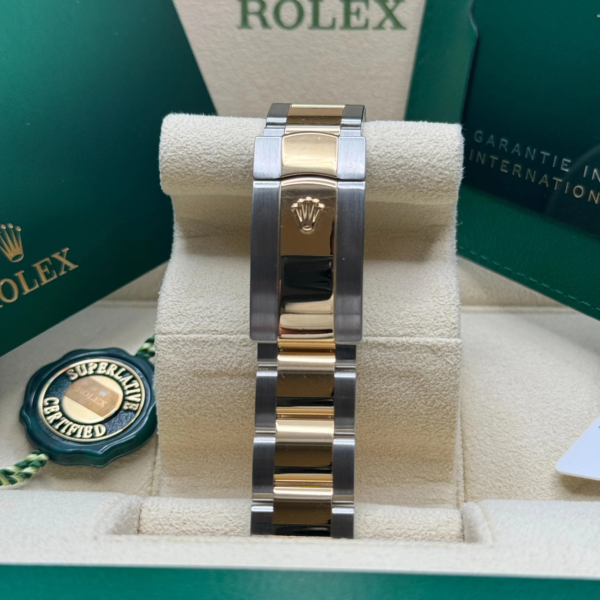 Rolex Datejust 41mm Two-Tone Yellow Gold Fluted Bezel Black Index Dial Jubilee - 126333 - Image 7
