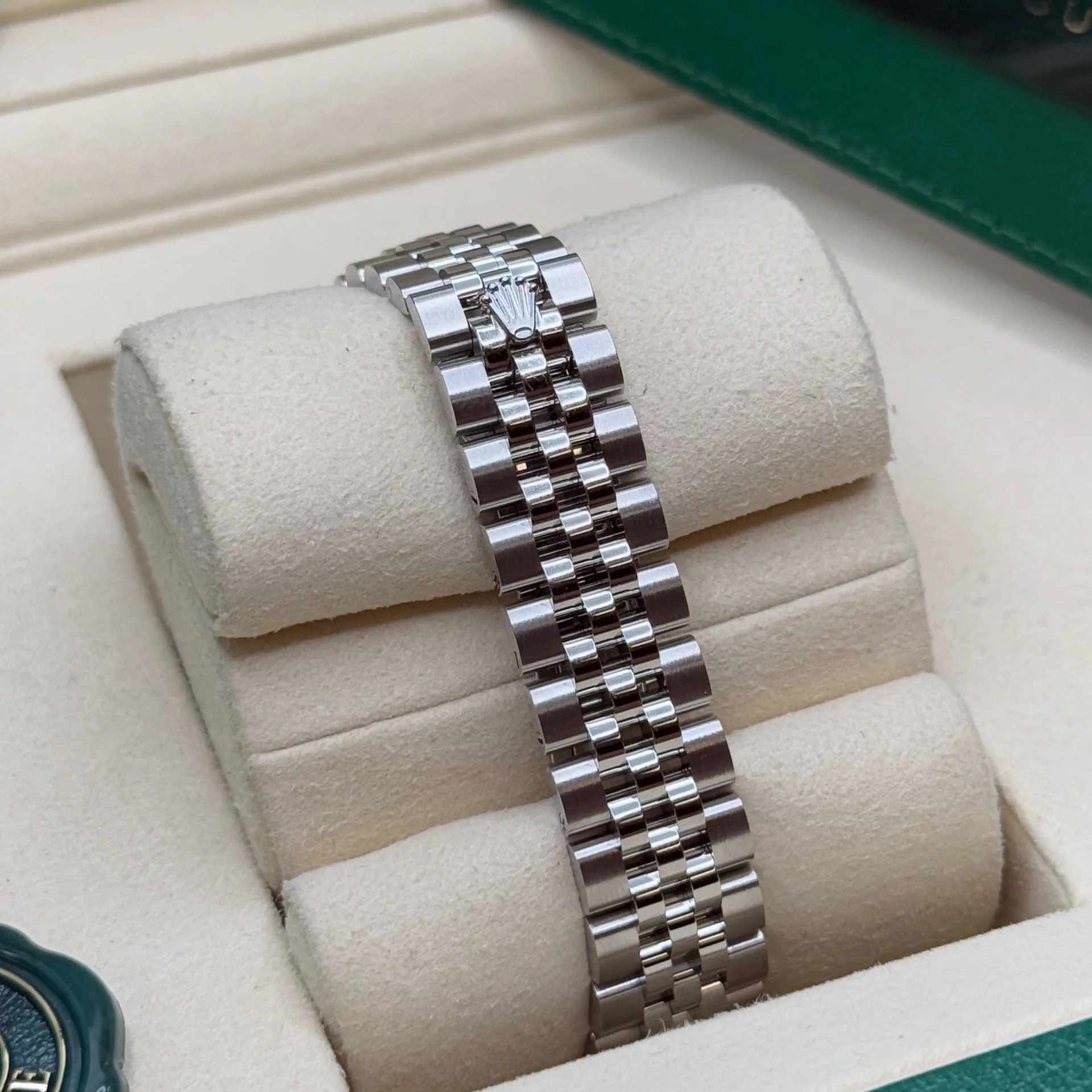 Rolex Lady-Datejust 28mm 279174 Silver Diamond Dial Oyster Bracelet - Image 7