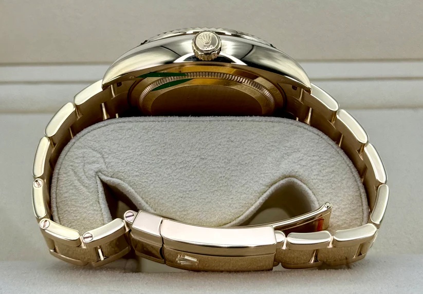 Rolex Sky-Dweller 42mm 336938-0003 Yellow Gold White Dial - Image 7