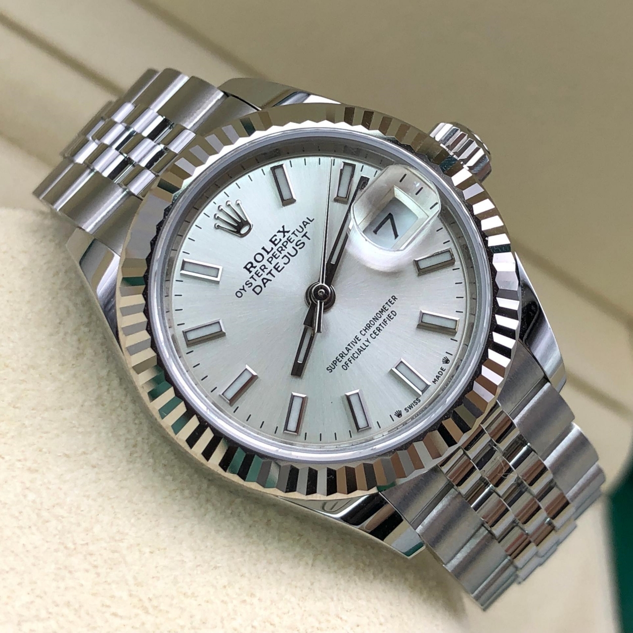 Rolex Lady-Datejust 28mm 279174 Silver Dial Oyster Bracelet - Image 5