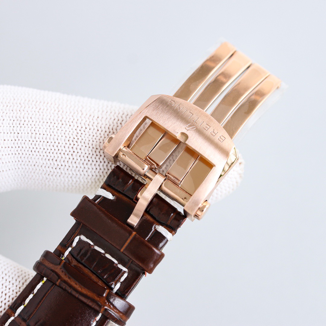 BREITLING Navitimer Automatic GMT 41 - Image 10