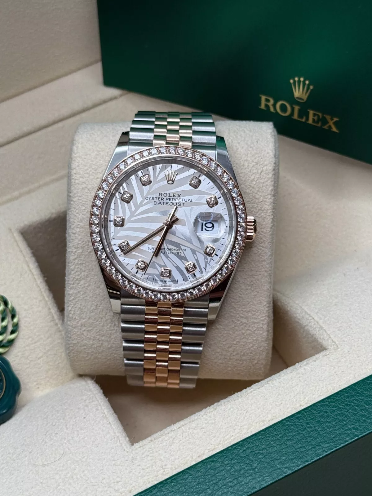 Rolex Datejust 36mm 126281 Silver Palm Motif Diamond Dial Oyster Bracelet - Image 10