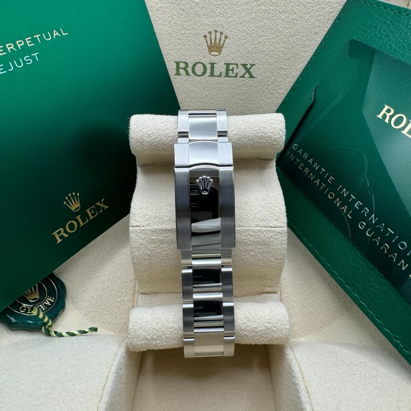 Rolex Datejust 41mm 126300 Black Index Oyster 41mm Stainless Steel Watch - Image 12