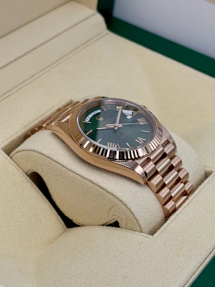 Rolex Day-Date "President" 40mm Everose Gold Olive Green Roman Dial - 228235 - Image 4