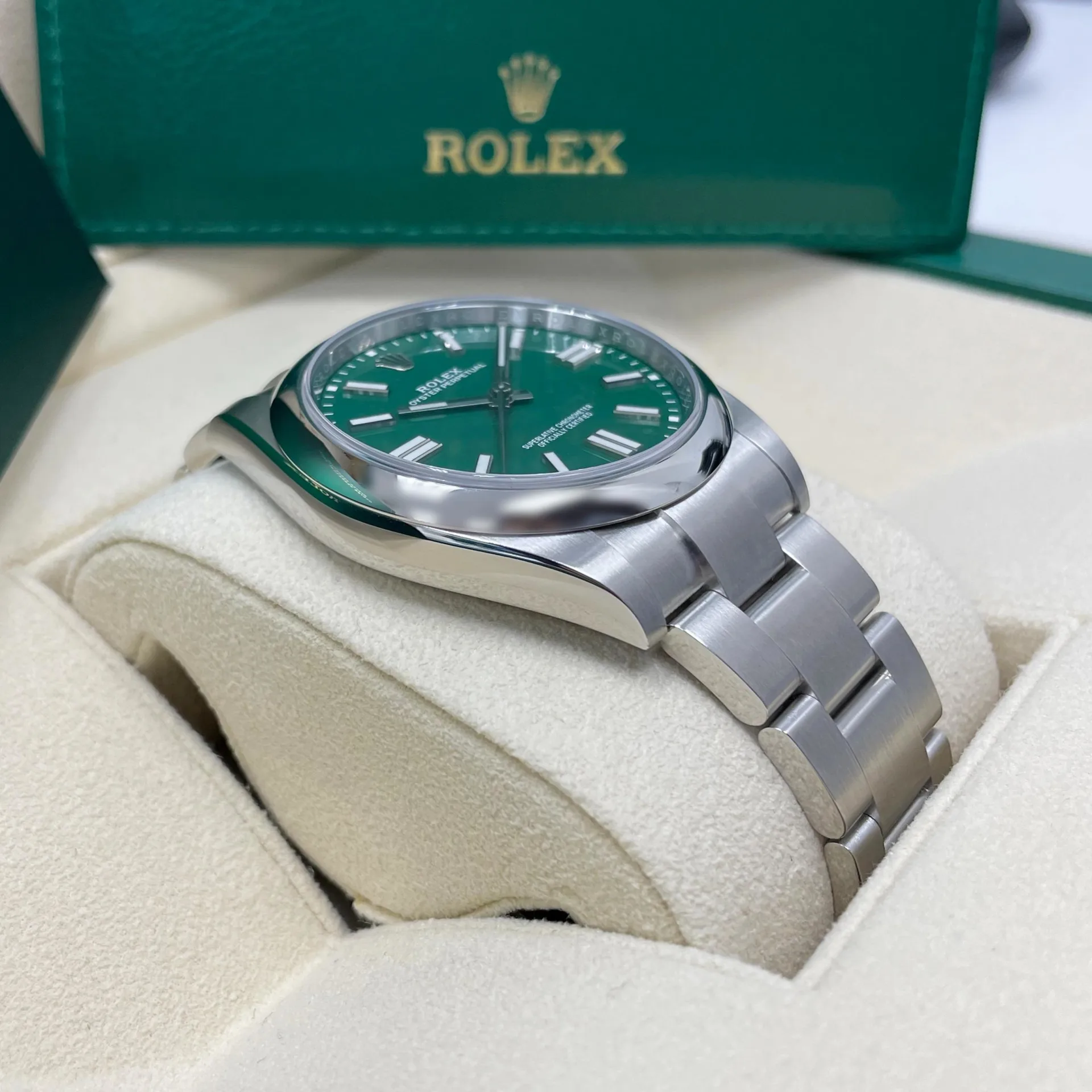 Rolex Oyster Perpetual 36mm 126000-0005 Green Dial Oyster Stainless Steel Bracelet - Image 5