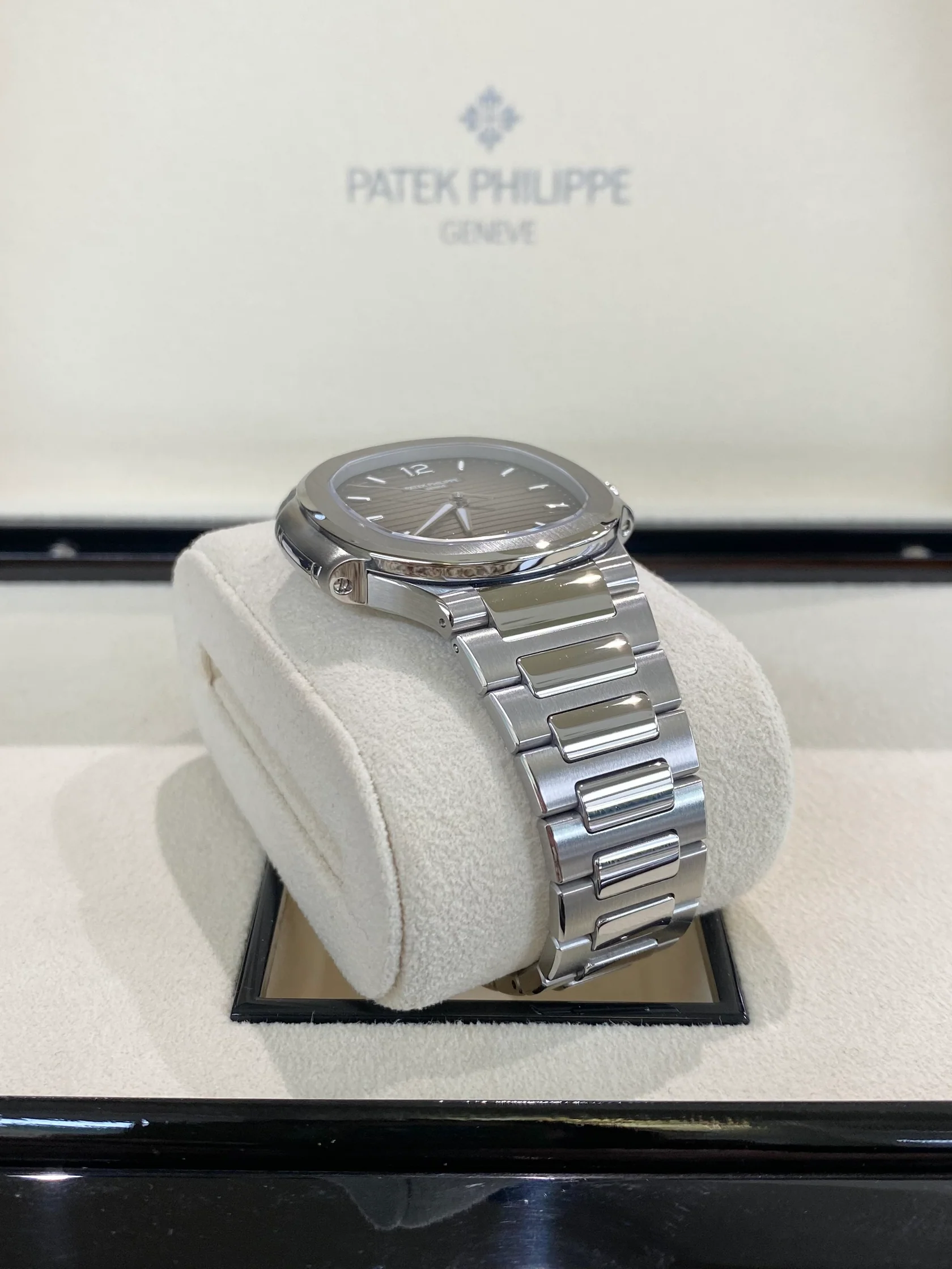 Patek Philippe Nautilus Automatic Ladies Watch 7118/1A-011 - Image 6
