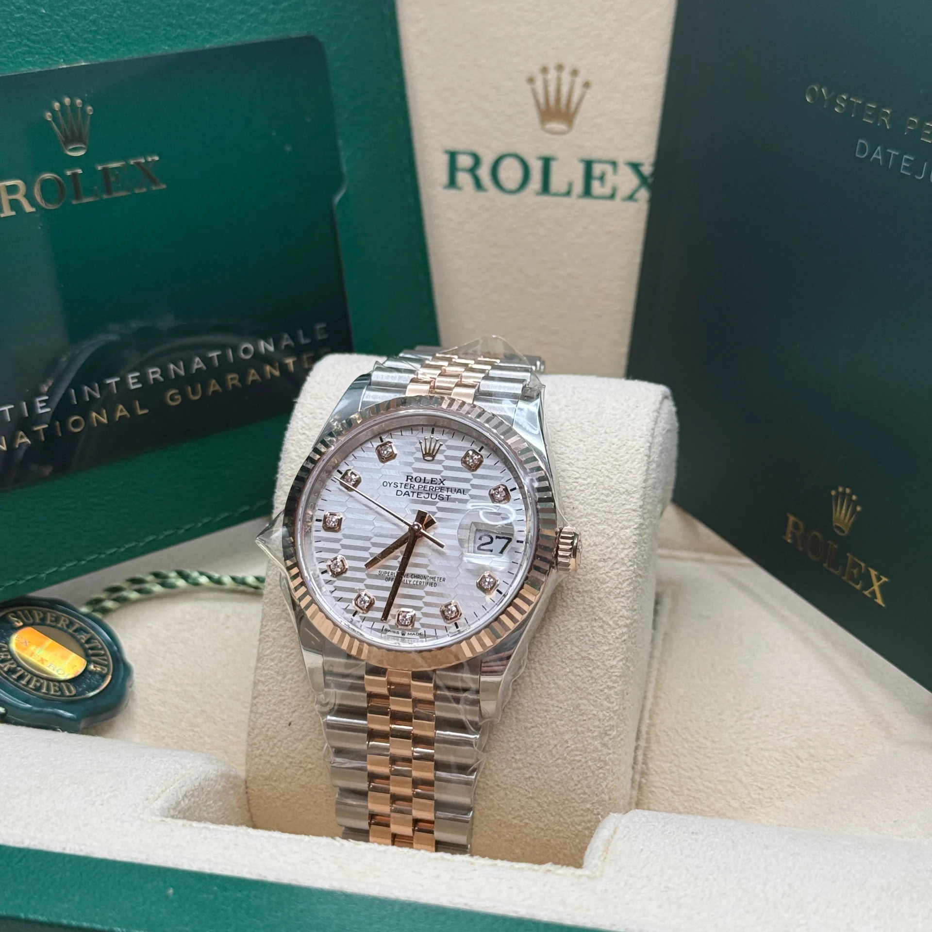 Rolex Datejust 36mm 126231 Silver Fluted Motif Dial Oystersteel and Everose gold Bracelet - Image 5