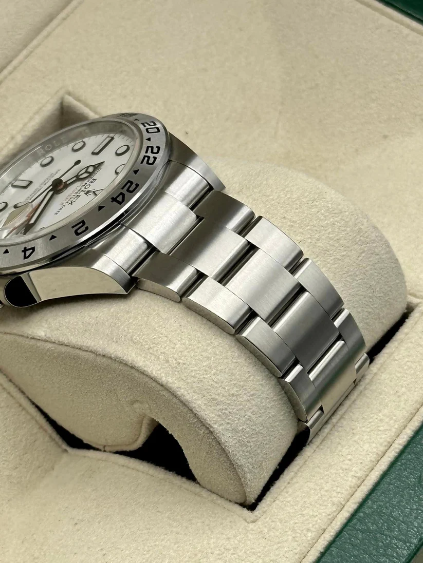 Rolex Explorer II 226570 42mm White Dial Men's Watch - Image 4