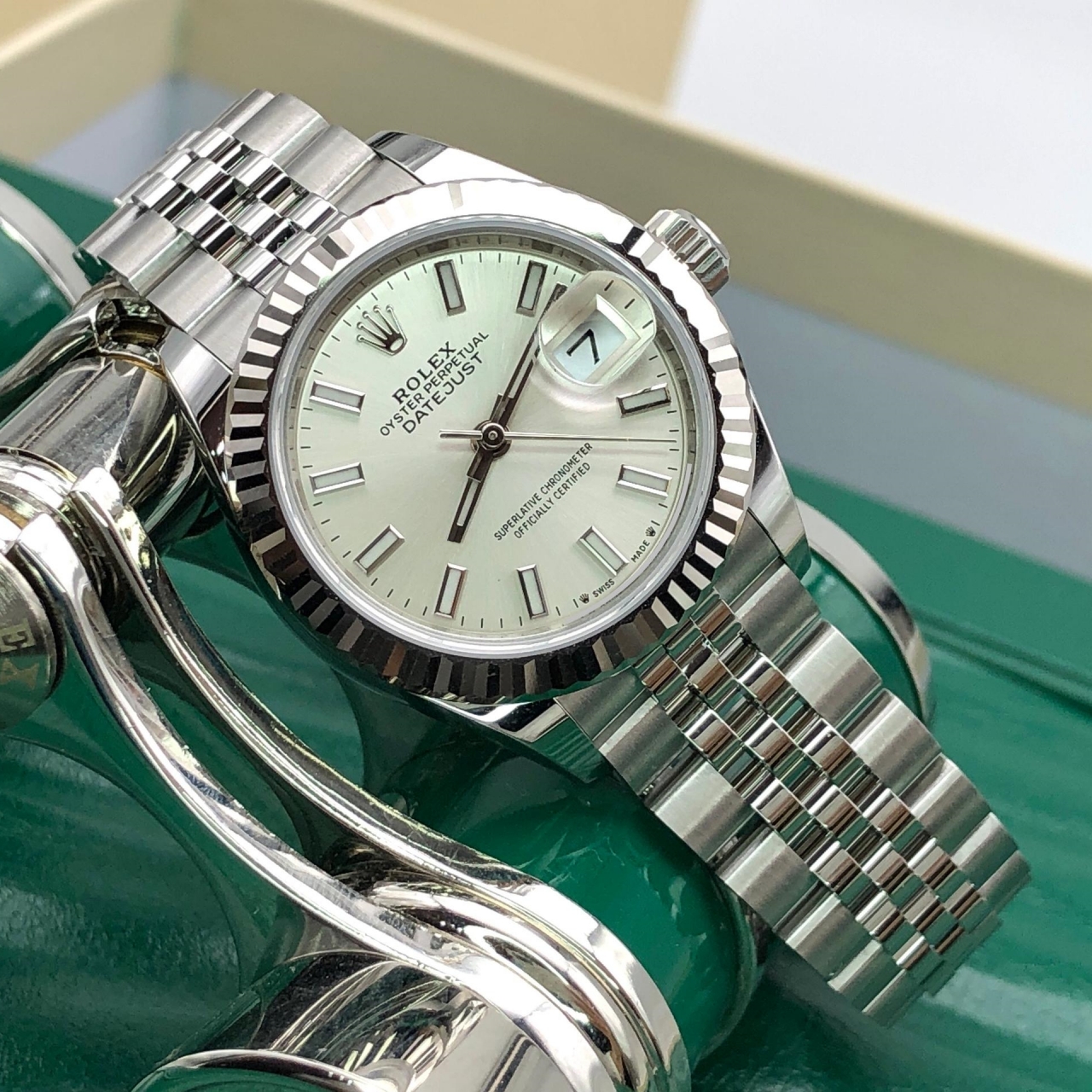 Rolex Lady-Datejust 28mm 279174 Silver Dial Oyster Bracelet - Image 7