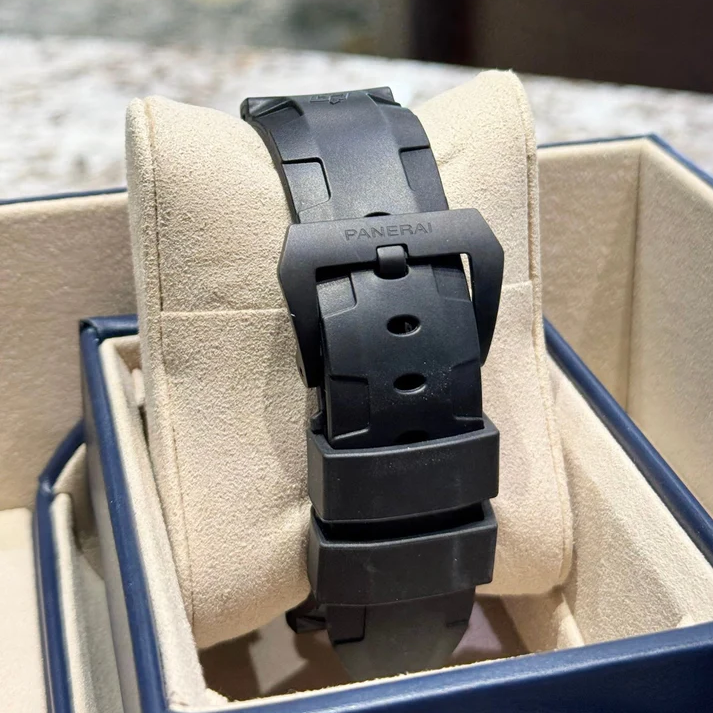 Panerai Submersible QuarantaQuattro Goldtech? OroCarbo 44mm PAM02070 - Image 9