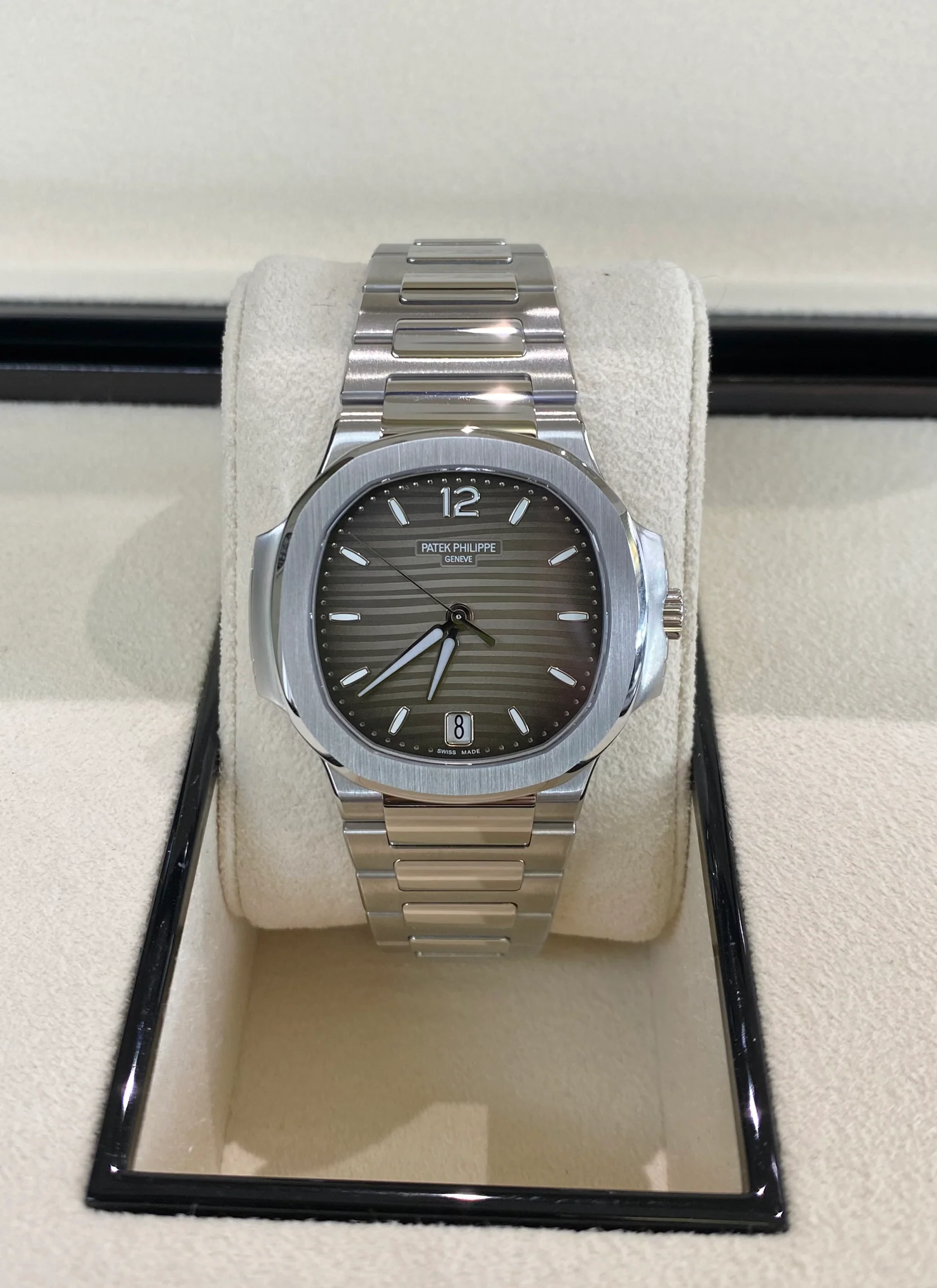 Patek Philippe Nautilus Automatic Ladies Watch 7118/1A-011 - Image 2