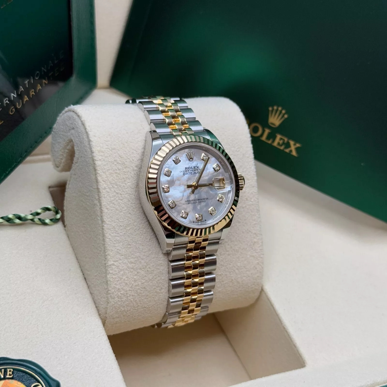 Rolex Lady-Datejust 28mm 279173 Mother of Pearl Diamond Dial Oyster Bracelet - Image 4