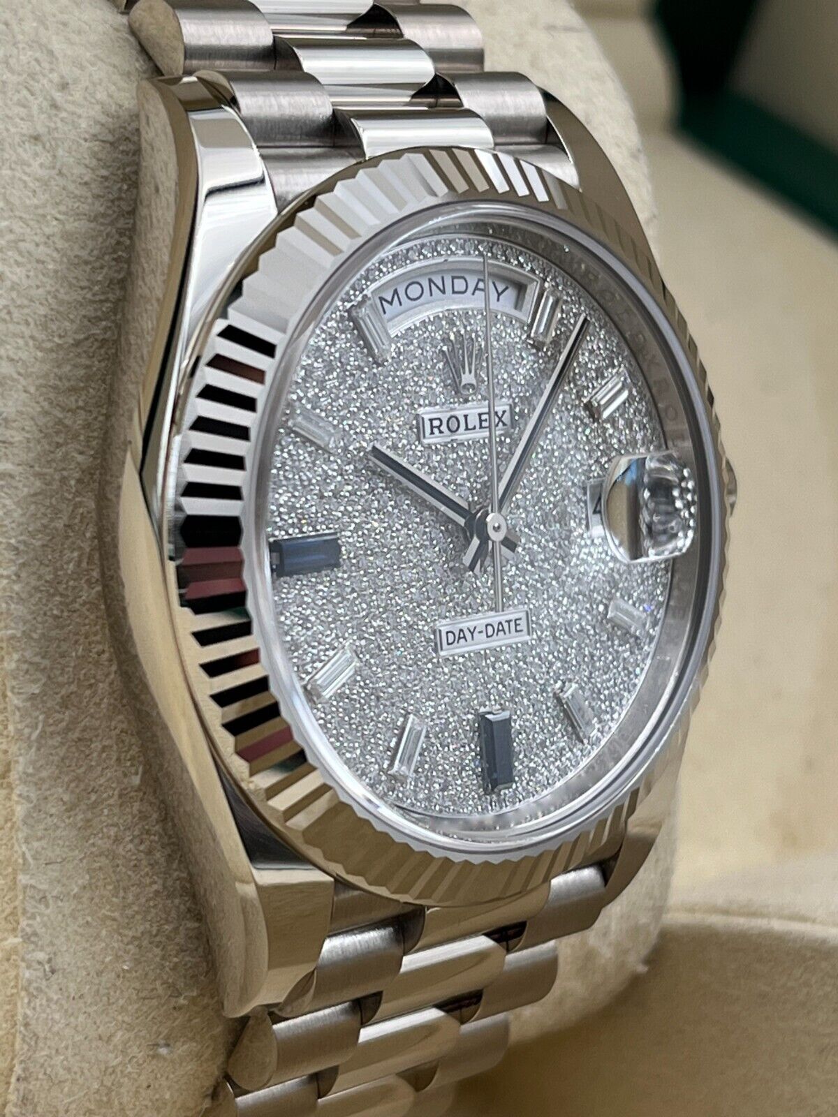 Rolex Day-Date 228236-0009 Diamonds & Sapphires Dial - Image 3