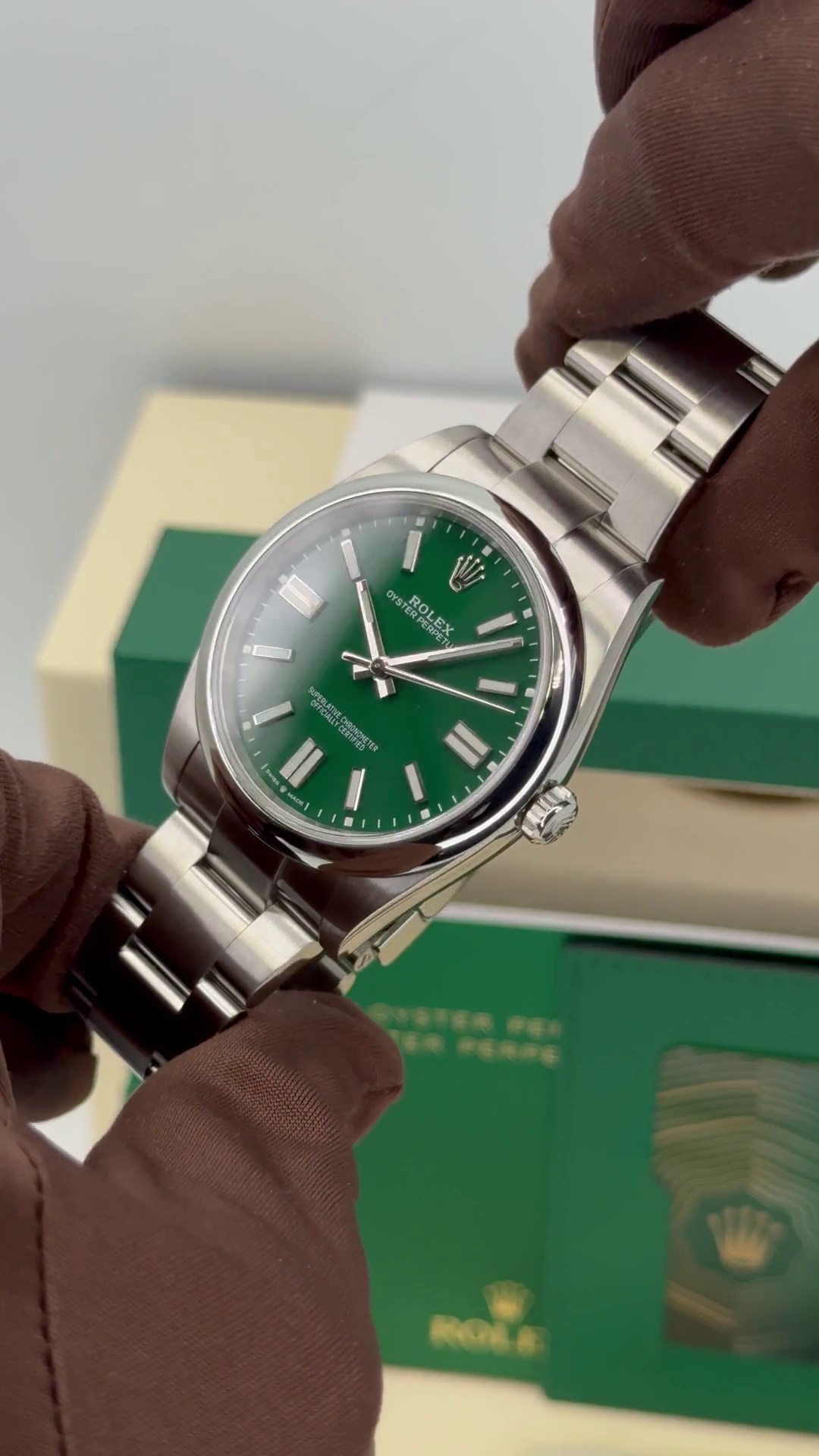 Rolex Oyster Perpetual 36mm 126000-0005 Green Dial Oyster Stainless Steel Bracelet - Image 10