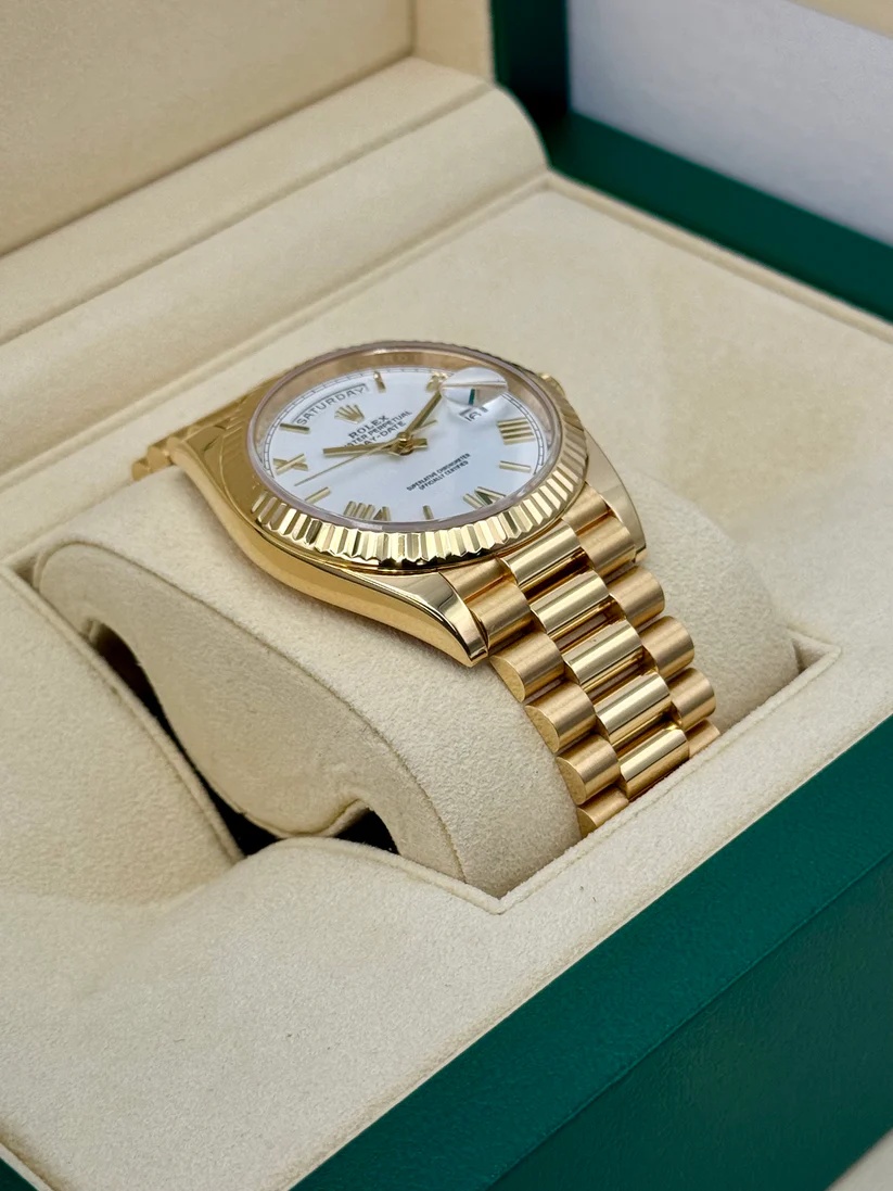 Rolex Day-Date "President" 40mm Yellow Gold White Roman Dial - 228238 - Image 4
