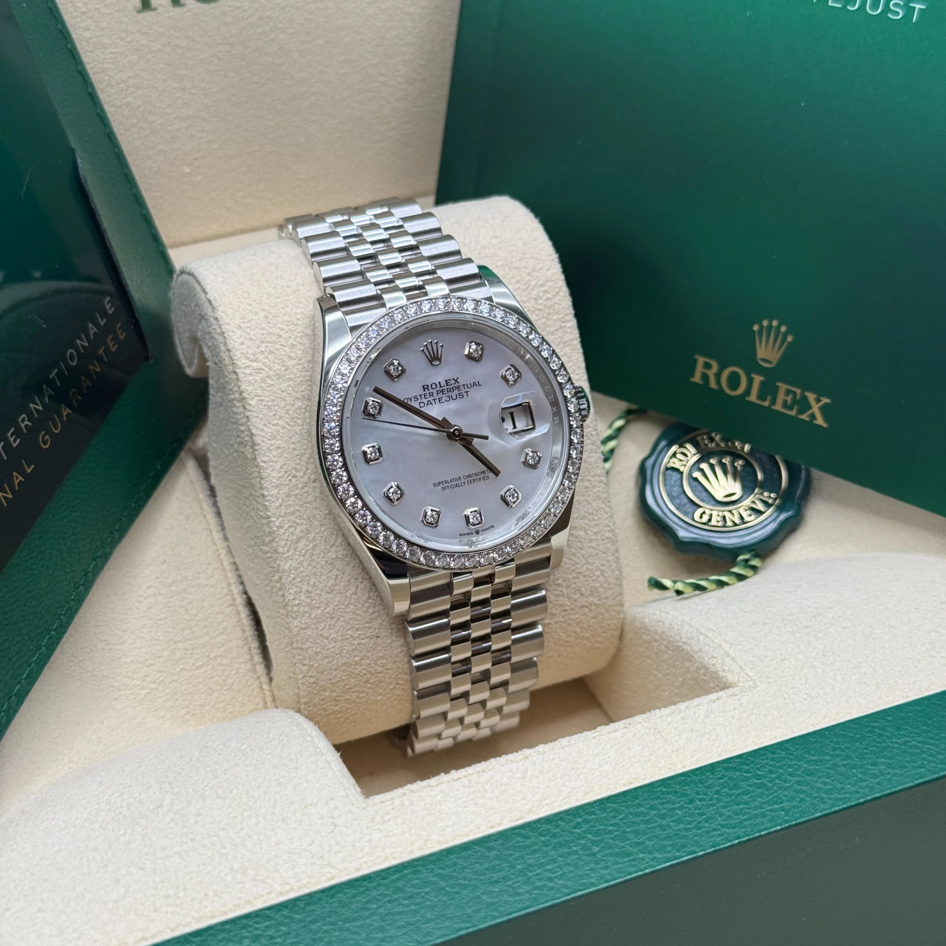 Rolex Datejust 36mm 126284 Mother-of-Pearl Dial Oyster Bracelet - Image 10