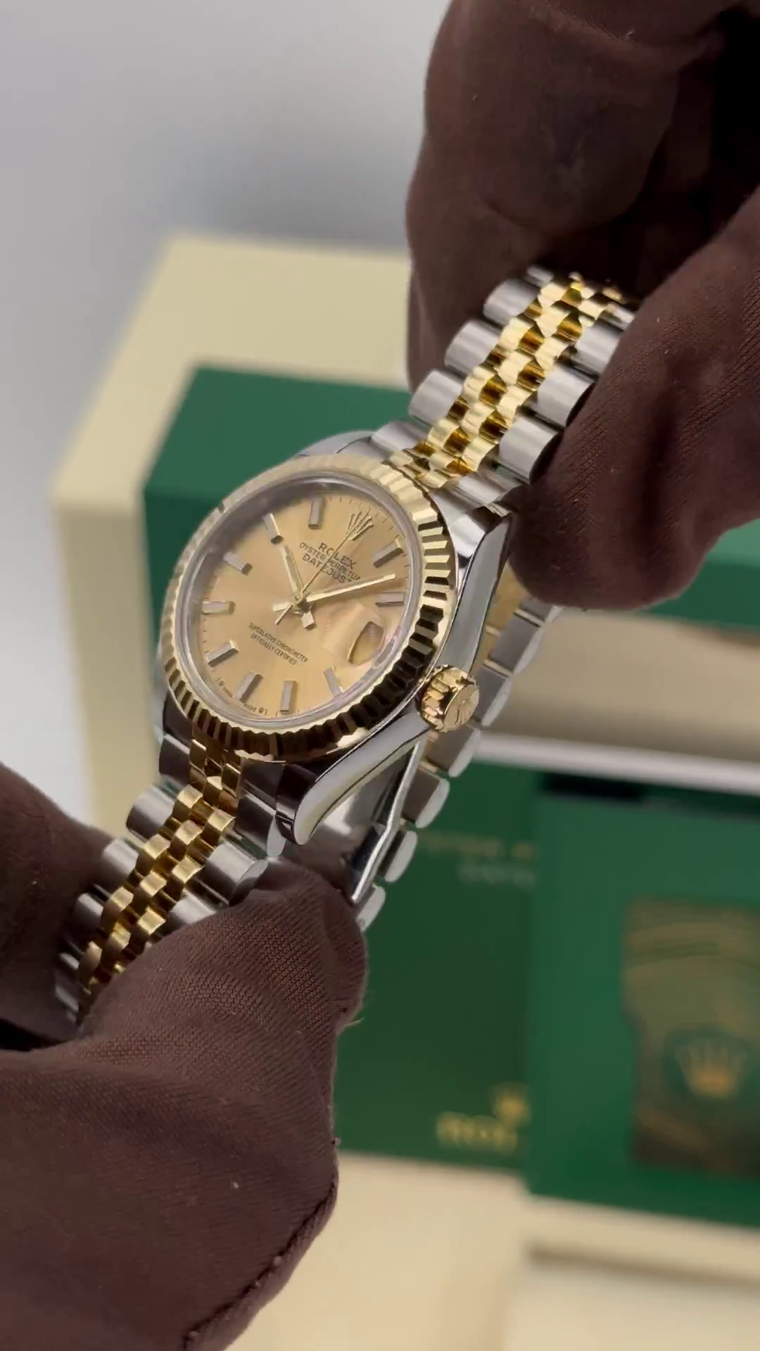 Rolex Lady-Datejust 28mm 279173 Champagne Index Dial Oyster Bracelet - Image 15