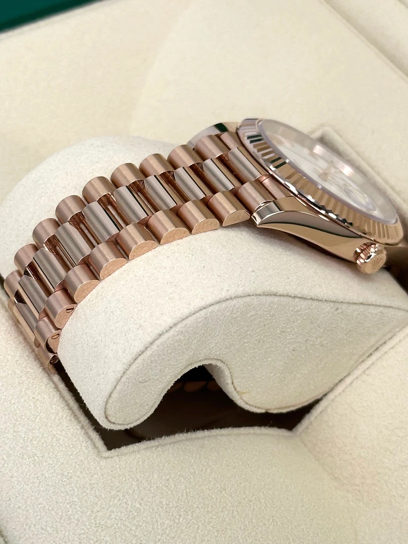 Rolex Day-Date "President" 40mm Everose Gold White Roman Dial - 228235 - Image 4